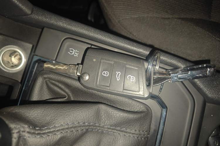 Used Volkswagen Lamando 2015 230TSI DSG Fashion Edition Vehicle Key