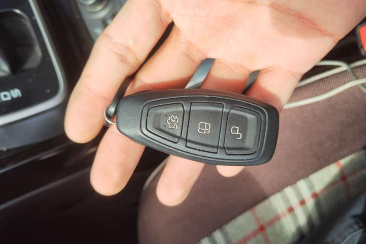 Used Ford Kuga 2015 2.0L GTDi Four-Wheel-Drive Sport Model Vehicle Key