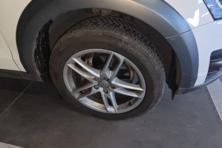 Used Audi Q5 2017 Plus 40 TFSI Technology Model
