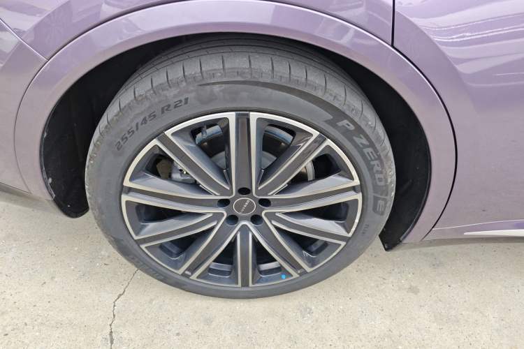 Used Hima Luxeed R7 2024 All-Electric 667 km Max
