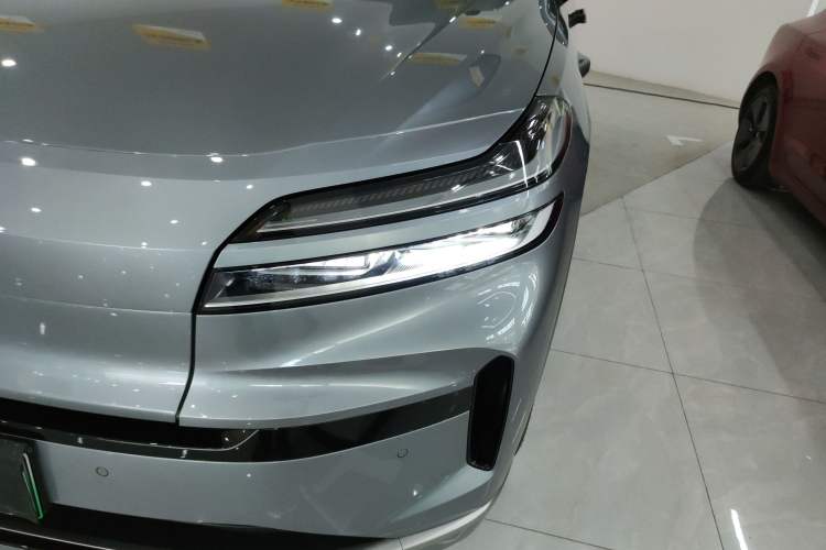 Used ONVO Luxeed L90 2025 Model—Max Six-Seater Version
