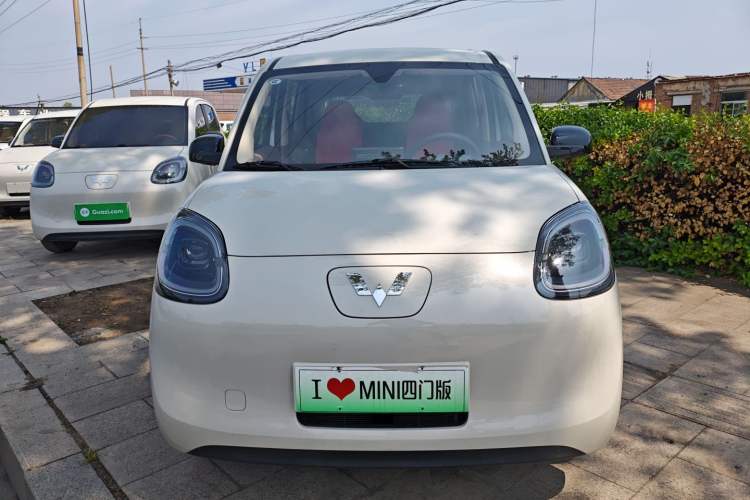 Used Wuling Hongguang MINIEV 2025 Four-Door Version Advanced Edition Front