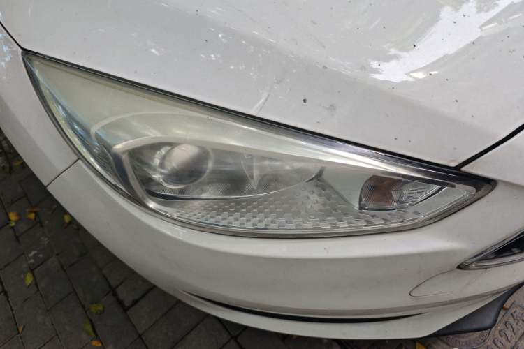 Used Ford Focus 2015 Hatchback 1.6L Automatic Comfort Model Right Front Headlight