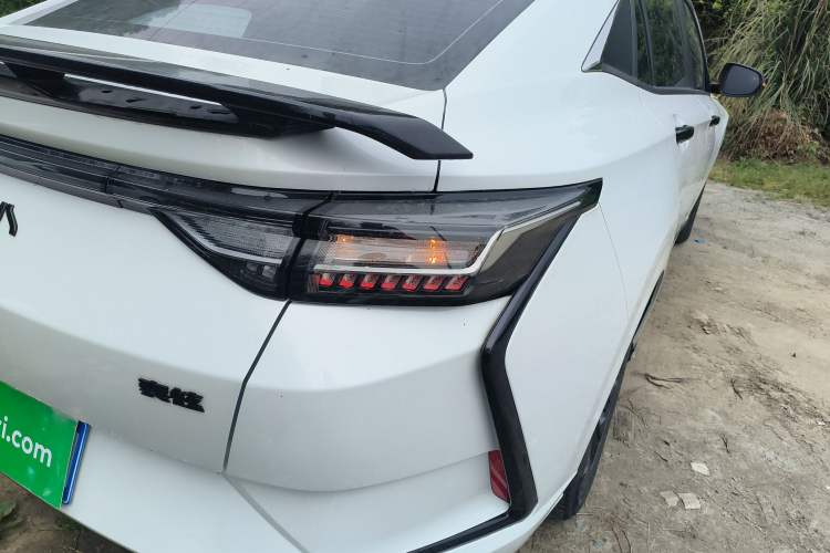 Used Dongfeng Aeolus Yixuan 2024 1.5L Automatic JingSu Edition Right Rear Taillight