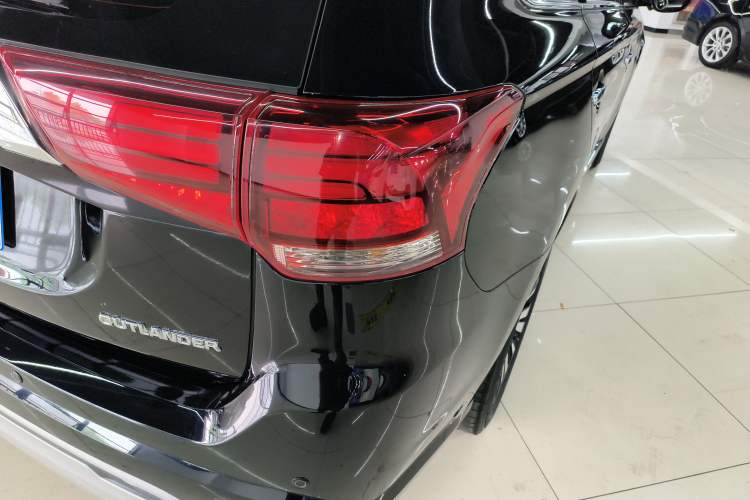 Used Mitsubishi Outlander 2020 2.4L 4x4 Zhi Xiang Edition 5 Seats