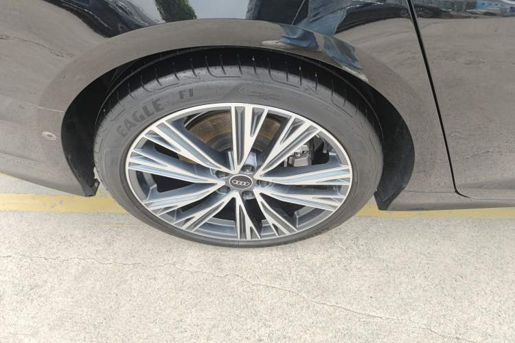 Used Audi A6L 2023 Revised 45 TFSI Prestige Dynamic Edition Right Rear Wheel Hub