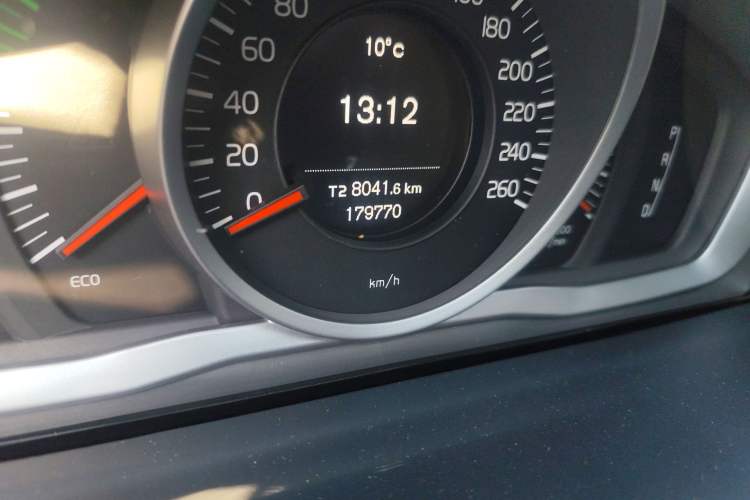 Used Volvo V60 2015 T5 Zhiyi Edition
