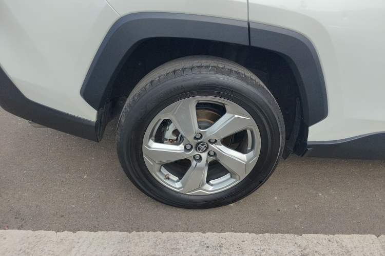 Used Toyota RAV4 2021 2.0L CVT Two-Wheel Drive Fashion PLUS Edition Right Rear Wheel Hub