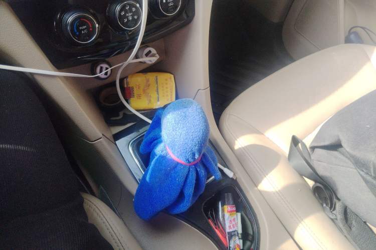 Used Baojun 730 2016 1.5L Manual Comfort Version 7 Seats China V Emission Standard Gear Lever