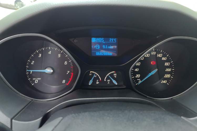 Used Ford Focus 2012 Sedan 1.6L Automatic Fashion Edition