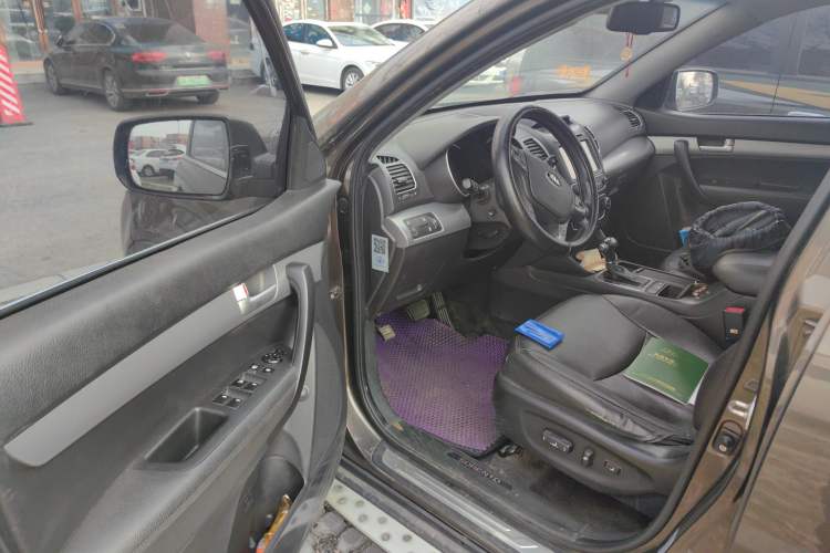 Used Kia Sorento 2013 2.4L 7-Seater Gasoline Luxury Version China IV Standard
