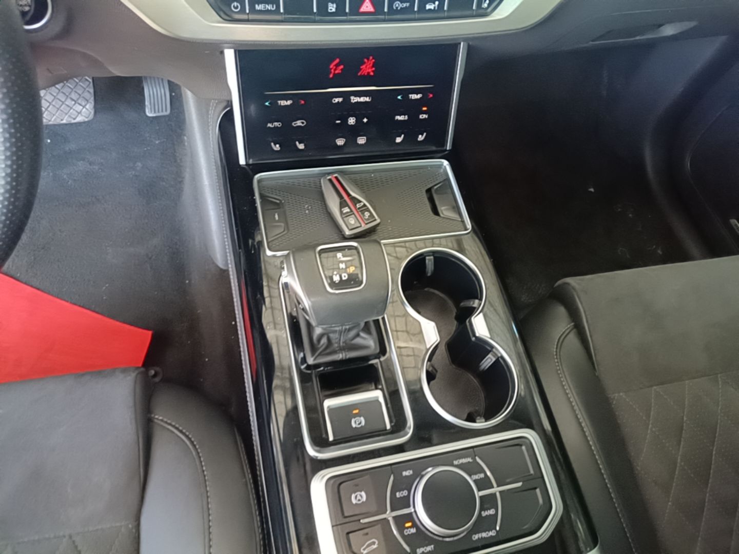 Hongqi HS7 2022 3.0T Automatic All-Wheel Drive ZhiLian Flagship Edition Five Seats — снимка 16