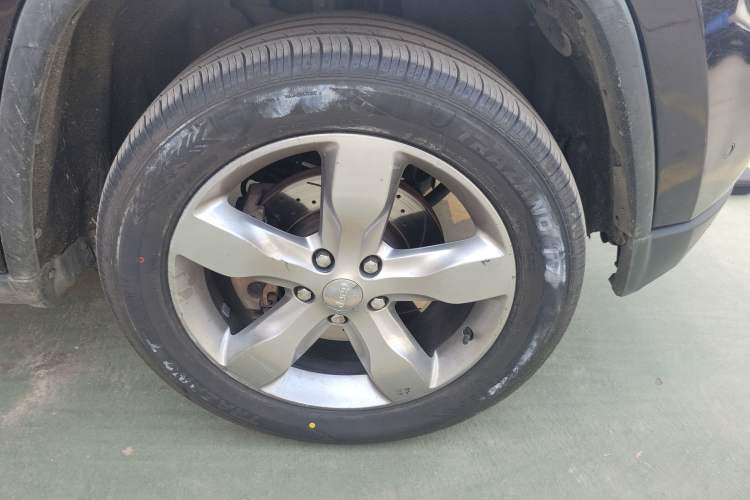 Used Jeep Grand Cherokee 2011 5.7L Flagship Navigation Edition