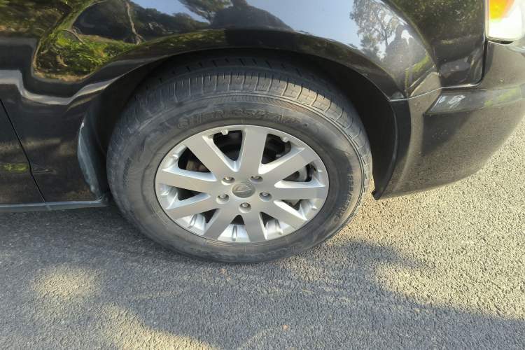 Used Chrysler Grand Voyager 2013 3.6L Luxury Edition Exterior 7