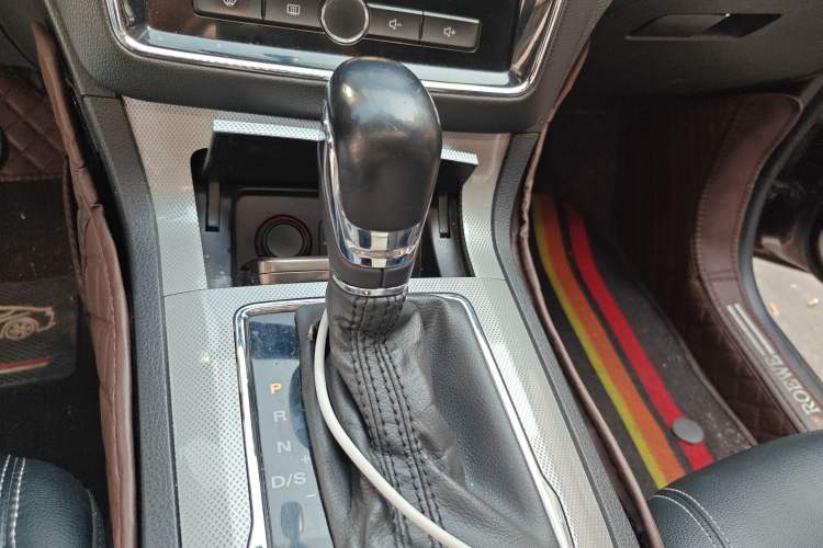 Used Roewe RX5 2018 20T Two-Wheel Drive Automatic Internet Smart Luxury Edition
