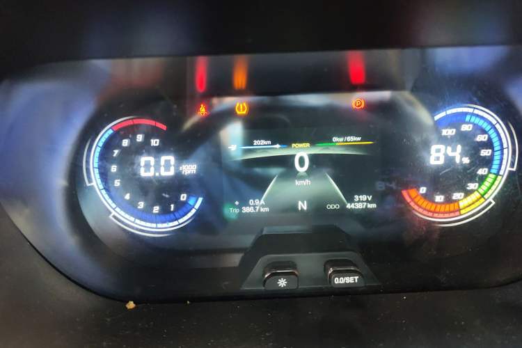 Used CHANGAN KAICHENG Ruixing EM80 2023 Side-Hinged 6-Seater Comfort Version 38.7 kWh Instrument Cluster