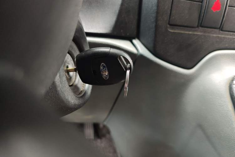 Used Ford Transit Custom 2009 2.4T Diesel Multi-Function Long Wheelbase Mid-Roof Emission Standard III
