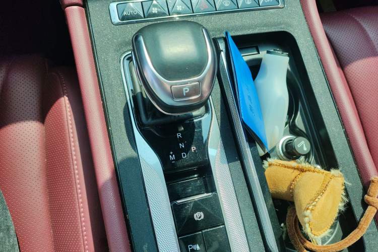 Used Hongqi H5 2023 2.0T Automatic Smart Connect Flagship Edition