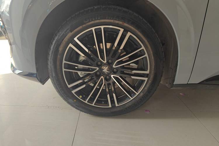 Used ARCFOX T1 2025 Model 425 PLUS