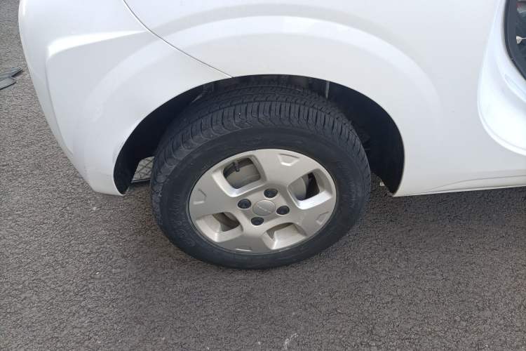 Used Roewe Clever 2021 302 km New Four-Seater Super-Efficient Version
