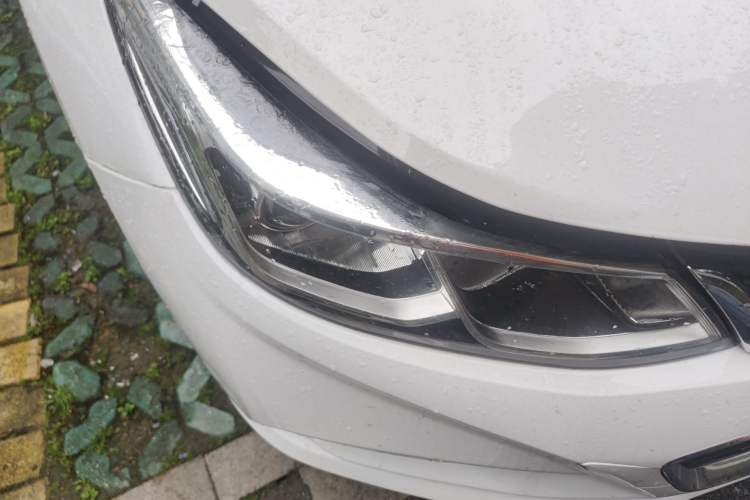 Used Chevrolet Cruze 2017 1.5L Automatic Pioneer Sunroof Edition Right Front Headlight