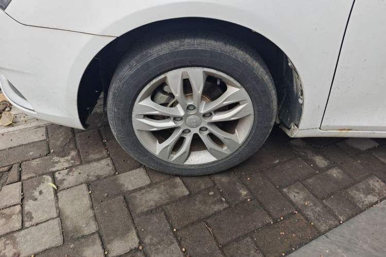 Used Geely Auto Emgrand 2015 Sedan 1.5L Manual - Top Trim Level
