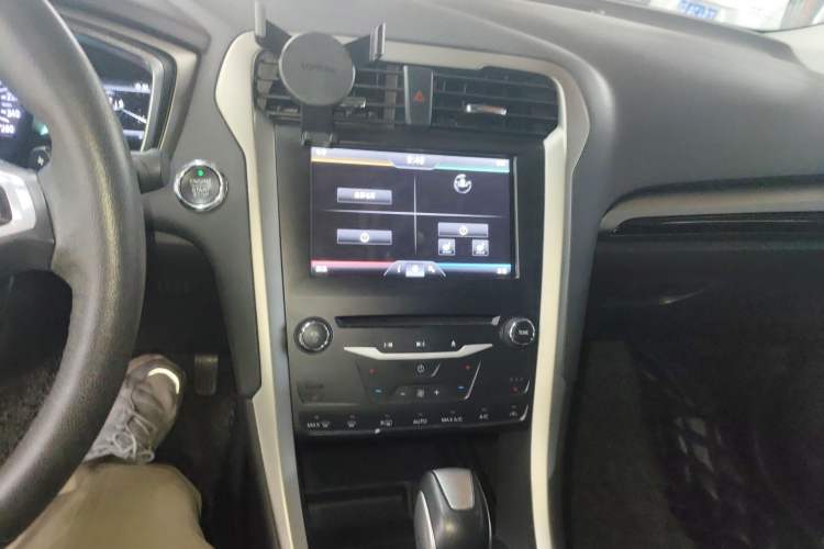 Used Ford Mondeo 2013 2.0L GTDi 200 Luxury Model
