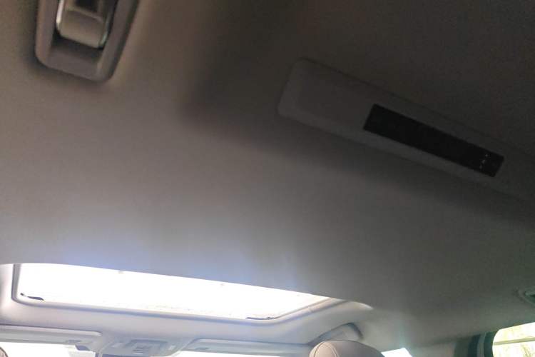 Used Toyota Granvia 2024 2.5L Hybrid Comfort Edition