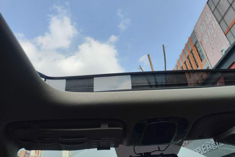 Used Hyundai ix25 2020 1.5L CVT DLX Prestige Version Headliner