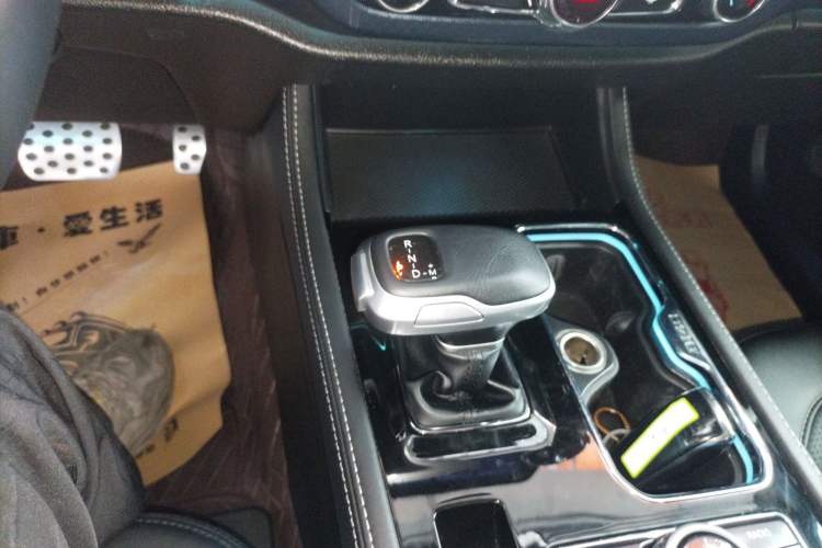 Used BAIC Off-Road BJ40 2023 2.0T Automatic Four-Wheel Drive Urban Hunter Edition Chivalrous Type Gear Lever