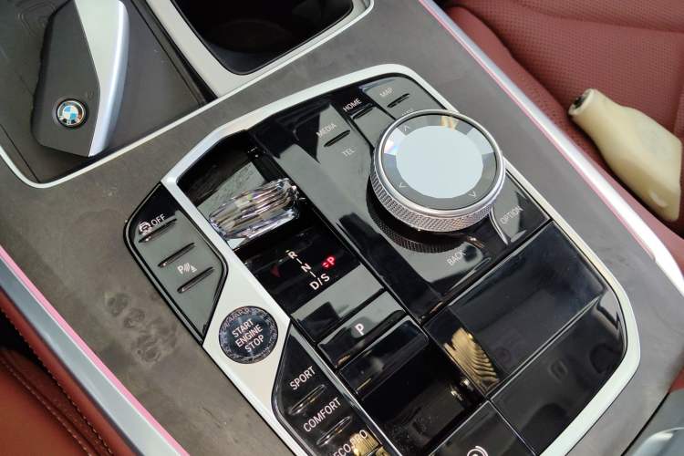 Used BMW X5 2025 Model, xDrive 30Li Prestige M Sport Night Package Gear Lever