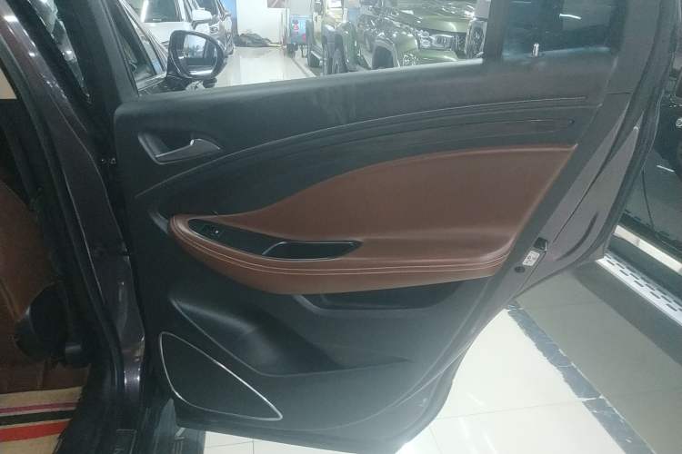 Used Buick Envision 2017 20T Two-Wheel Drive Luxury Model
