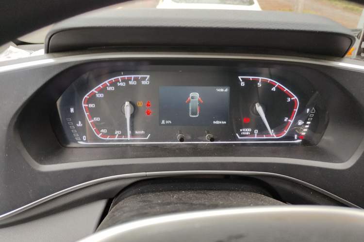 Used SAIC MAXUS Xintu V80 2024 Aotuntong 6MT Short-Wheelbase Mid-Roof Model 127 Ps 5-Seater