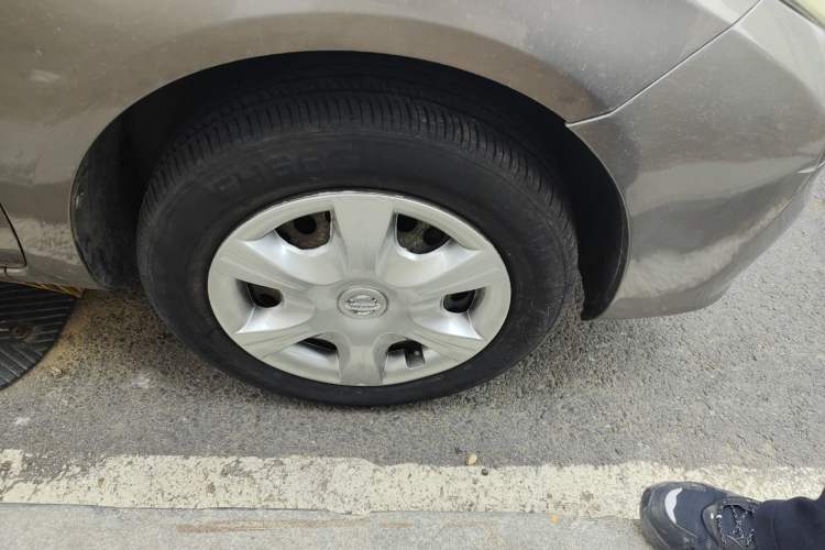 Used Nissan Sunny 2011 1.5XE CVT Comfort Edition Right Front Wheel Hub