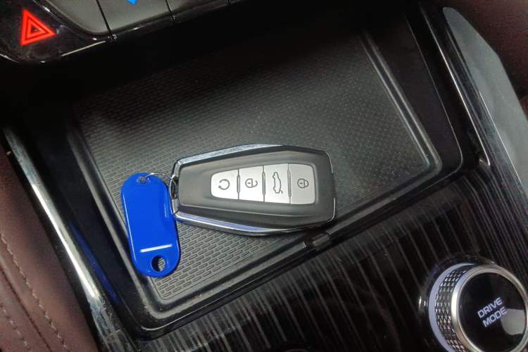 Used Geely Auto Monjaro L 2021 2.0TD DCT EVO Two-Wheel Drive Prestige Version Vehicle Key