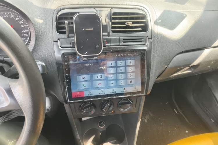 Used Volkswagen Polo 2014 1.4L Manual Fashion Edition
