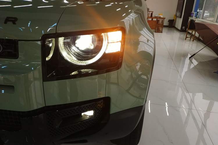 Used Land Rover Defender 2023 110 3.0T P400 75th Anniversary Legend Edition
