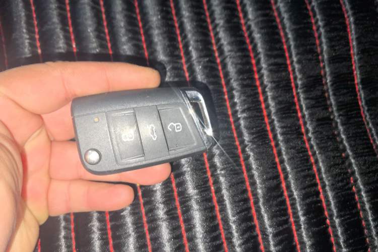 Used Volkswagen Tiguan L 2025 Model, Outstanding Version, 300TSI Automatic Two-Wheel Drive Longteng Edition
