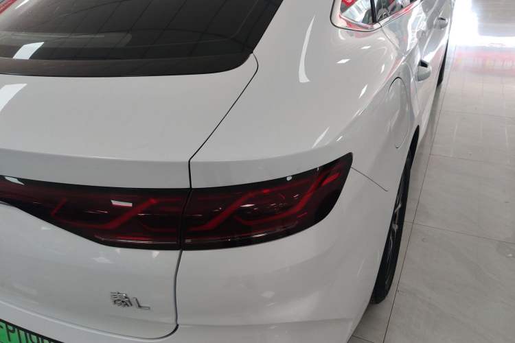 Used BYD Qin L 2024 DM-i 80KM Beyond Model Right Rear Taillight
