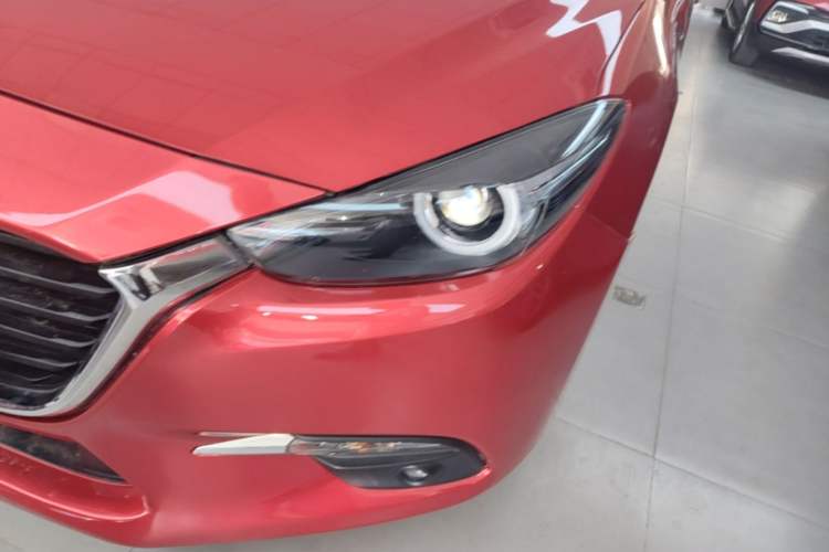 Used Mazda 3 Axela 2017 Sedan 1.5L Automatic Luxury Model Emission Standard China V
