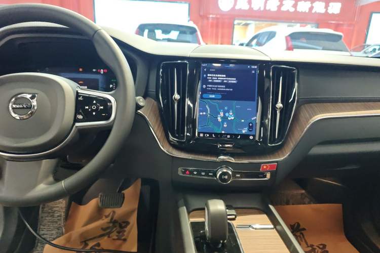 Used Volvo XC60 New Energy 2023 T8 Plug-in Hybrid Long-Range All-Wheel Drive Smart Luxury Edition Audio And AC Panel