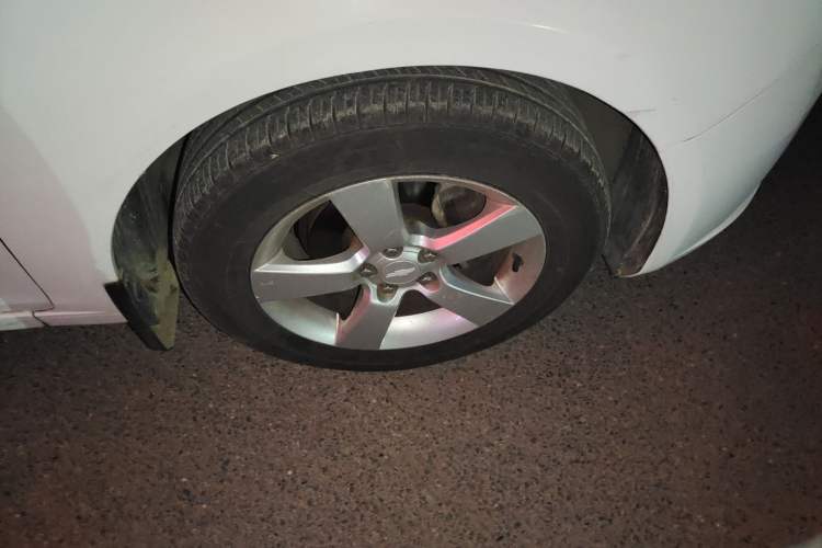 Used Chevrolet Cruze 2012 1.6L SL Grand Edition Automatic Right Front Wheel Hub