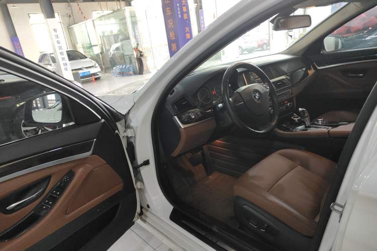 Used BMW 5 Series 2014 525Li Leading Model