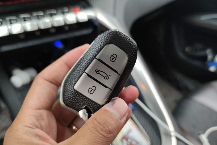 Used Peugeot 5008 2017 380THP 5-Seater Elite Edition Vehicle Key