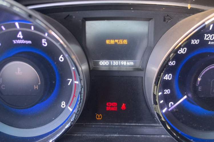 Used Hyundai Sonata 2013 2.4L Automatic Luxury Version China IV Standard
