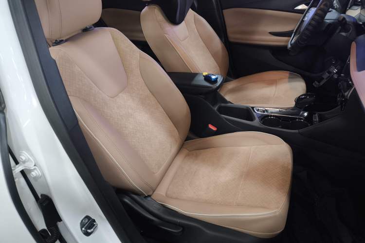 Used Buick Encore PLUS 2023 Smart Fun Edition
