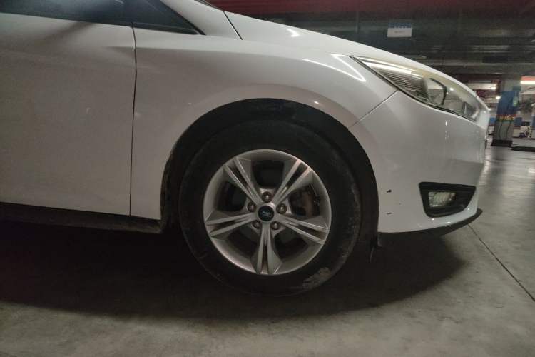 Used Ford Focus 2015 Sedan 1.6L Manual Comfort Model
