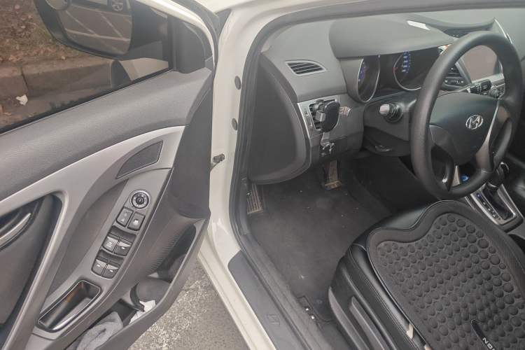 Used Hyundai Elantra (5th Generation / Langdong) 2015 1.6L Automatic Fashion Model Driver Seat