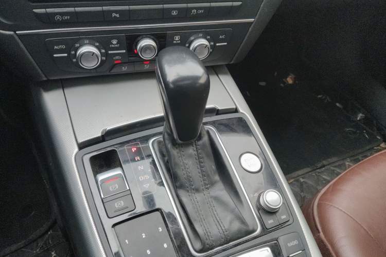 Used Audi A6L 2018 30th Anniversary Edition TFSI Trendy Model Gear Lever