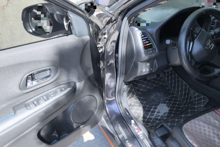 Used Honda Vezel 2022 1.5L CVT Phantom Night Pioneer Edition Driver Seat